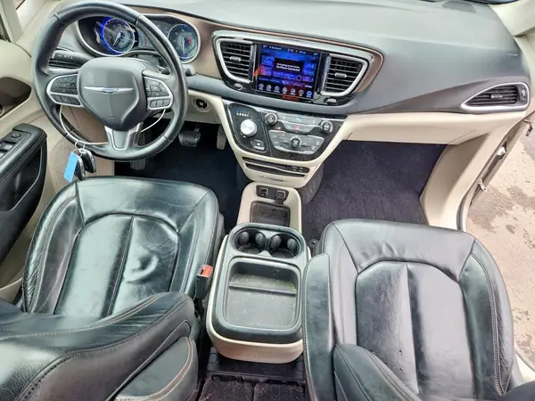 2C4RC1BG5HR809557 2017 CHRYSLER PACIFICA - Image 8