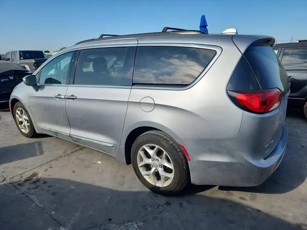 2C4RC1BG5HR810014 2017 CHRYSLER PACIFICA - Image 2