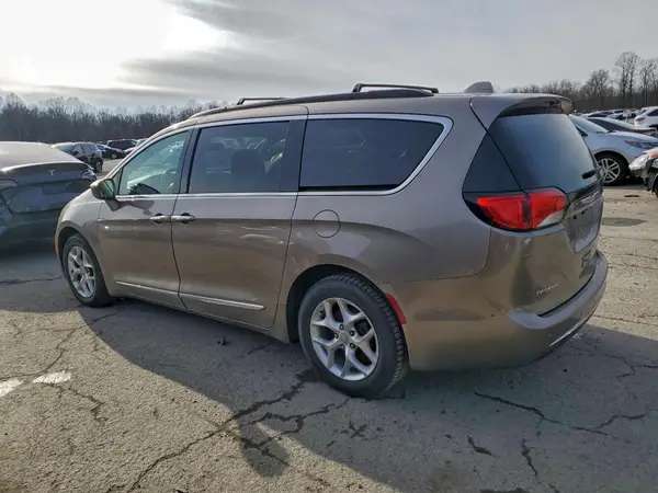 2C4RC1BG5HR810370 2017 CHRYSLER PACIFICA - Image 2