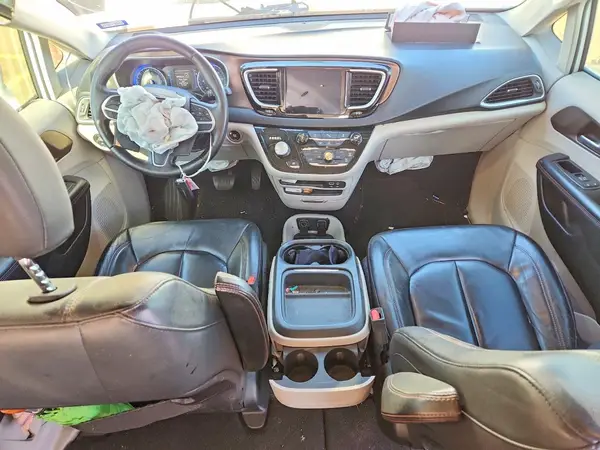 2C4RC1BG5HR816220 2017 CHRYSLER PACIFICA - Image 8
