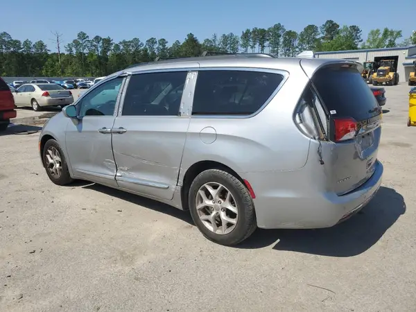 2C4RC1BG5HR820770 2017 CHRYSLER PACIFICA - Image 2