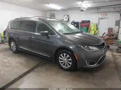 2C4RC1BG5HR821322 2017 CHRYSLER PACIFICA