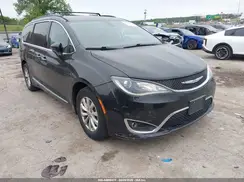 2C4RC1BG5HR832126 2017 CHRYSLER PACIFICA