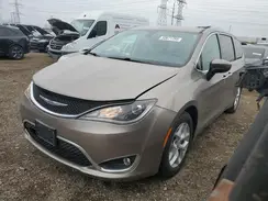 2C4RC1BG5HR836712 2017 CHRYSLER PACIFICA