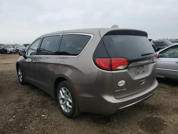 2C4RC1BG5HR836712 2017 CHRYSLER PACIFICA - Image 2