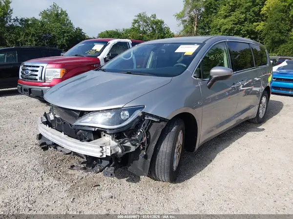 2C4RC1BG5HR836919 2017 CHRYSLER PACIFICA - Image 2