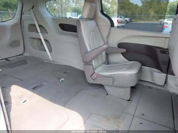 2C4RC1BG5JR103372 2018 CHRYSLER PACIFICA - Image 8
