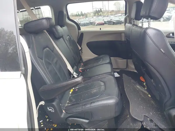 2C4RC1BG5JR109575 2018 CHRYSLER PACIFICA - Image 8