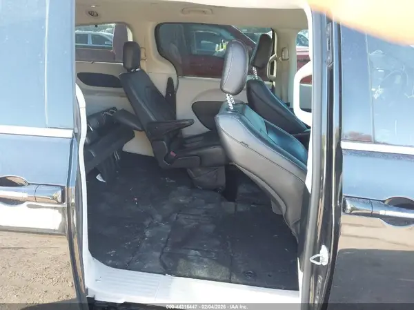 2C4RC1BG5JR110435 2018 CHRYSLER PACIFICA - Image 8