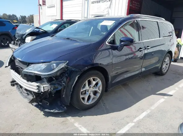 2C4RC1BG5JR111620 2018 CHRYSLER PACIFICA - Image 2