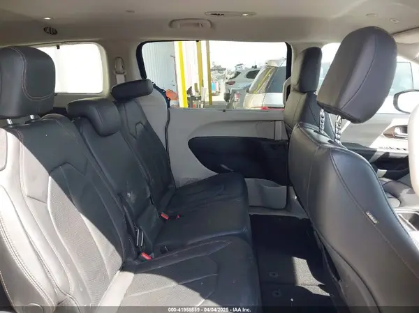 2C4RC1BG5JR111620 2018 CHRYSLER PACIFICA - Image 8