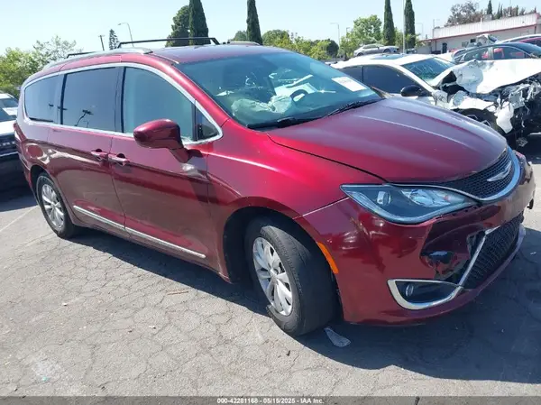 2C4RC1BG5JR119605 2018 CHRYSLER PACIFICA - Image 1
