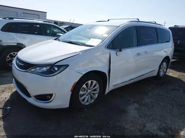 2C4RC1BG5JR119636 2018 CHRYSLER PACIFICA - Image 2