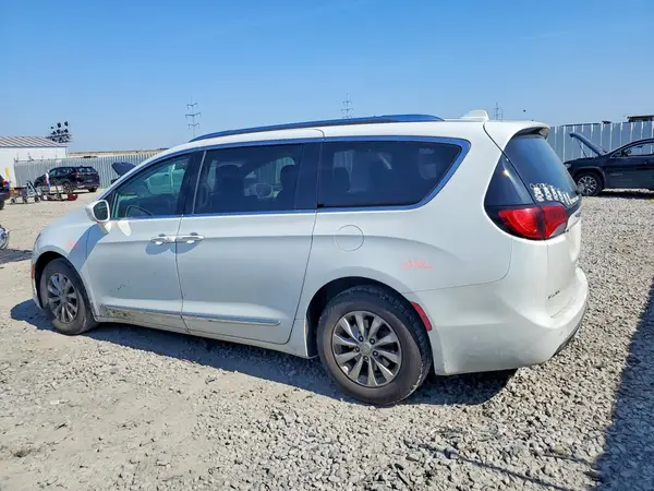 2C4RC1BG5JR120110 2018 CHRYSLER PACIFICA - Image 2