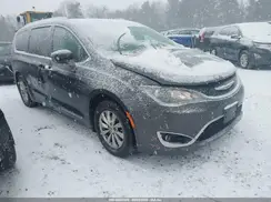 2C4RC1BG5JR121984 2018 CHRYSLER PACIFICA