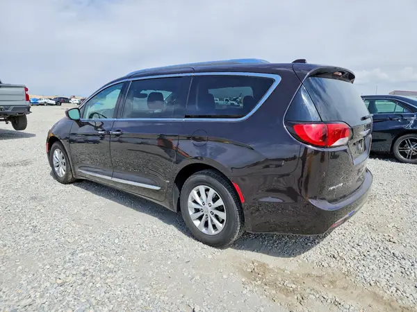 2C4RC1BG5JR123458 2018 CHRYSLER PACIFICA - Image 2