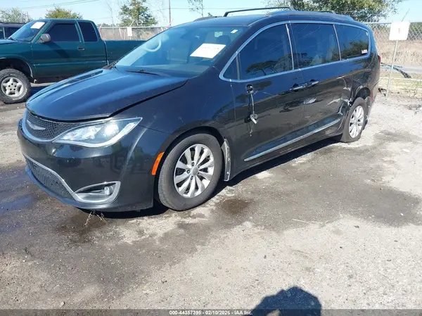 2C4RC1BG5JR141538 2018 CHRYSLER PACIFICA - Image 2