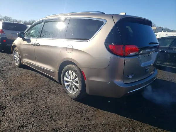 2C4RC1BG5JR142754 2018 CHRYSLER PACIFICA - Image 2