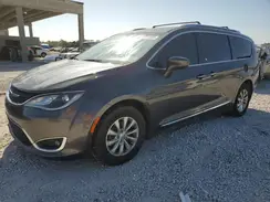 2C4RC1BG5JR142978 2018 CHRYSLER PACIFICA