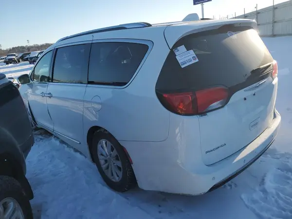 2C4RC1BG5JR149526 2018 CHRYSLER PACIFICA - Image 2