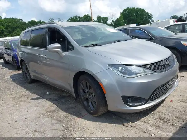 2C4RC1BG5JR165418 2018 CHRYSLER PACIFICA - Image 1