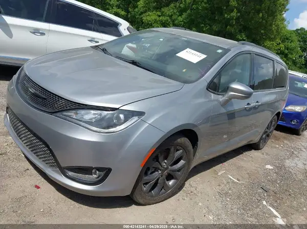 2C4RC1BG5JR165418 2018 CHRYSLER PACIFICA - Image 2