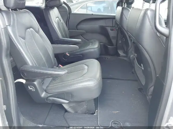 2C4RC1BG5JR165418 2018 CHRYSLER PACIFICA - Image 8