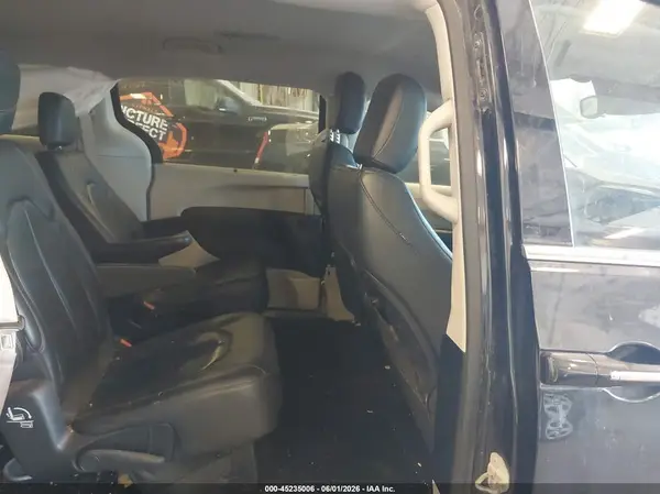 2C4RC1BG5JR166956 2018 CHRYSLER PACIFICA - Image 8