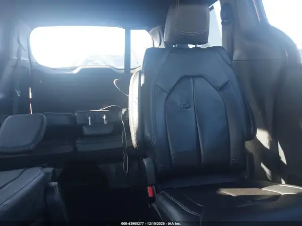2C4RC1BG5JR172109 2018 CHRYSLER PACIFICA - Image 8
