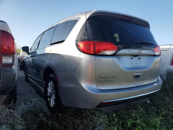 2C4RC1BG5JR174345 2018 CHRYSLER PACIFICA - Image 2