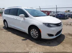 2C4RC1BG5JR182266 2018 CHRYSLER PACIFICA
