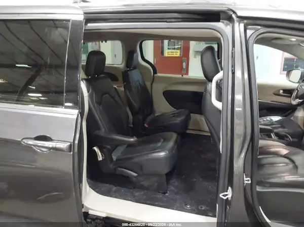 2C4RC1BG5JR185801 2018 CHRYSLER PACIFICA - Image 8