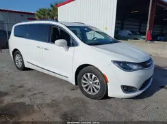 2C4RC1BG5JR186012 2018 CHRYSLER PACIFICA
