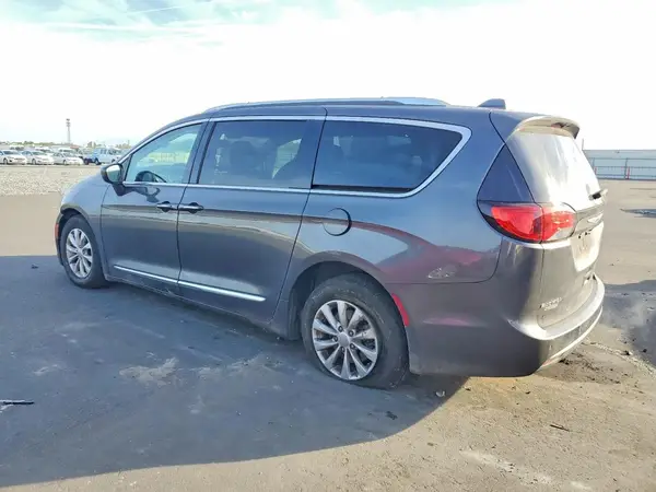 2C4RC1BG5JR192733 2018 CHRYSLER PACIFICA - Image 2