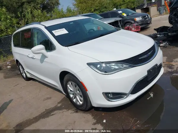 2C4RC1BG5JR192800 2018 CHRYSLER PACIFICA - Image 1