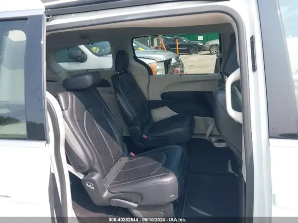 2C4RC1BG5JR192800 2018 CHRYSLER PACIFICA - Image 8