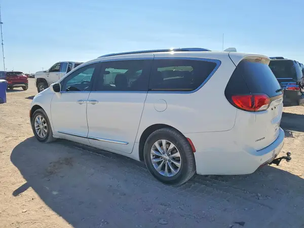 2C4RC1BG5JR193073 2018 CHRYSLER PACIFICA - Image 2