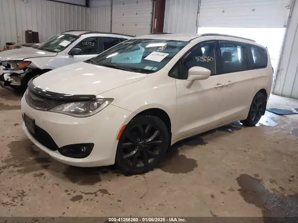 2C4RC1BG5JR193591 2018 CHRYSLER PACIFICA - Image 2