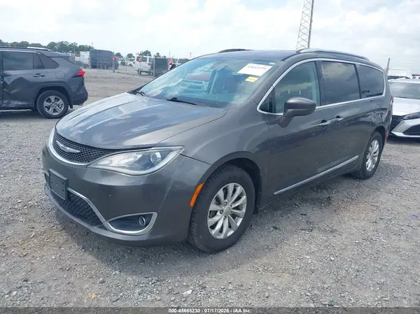 2C4RC1BG5JR211197 2018 CHRYSLER PACIFICA - Image 2