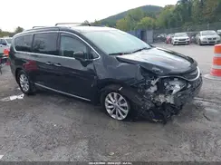 2C4RC1BG5JR214309 2018 CHRYSLER PACIFICA