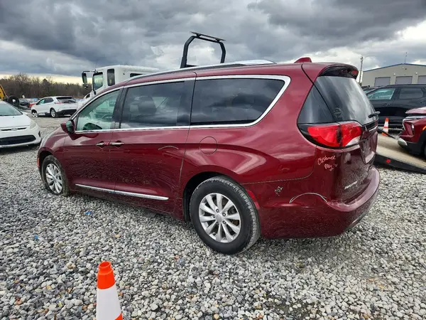 2C4RC1BG5JR217582 2018 CHRYSLER PACIFICA - Image 2