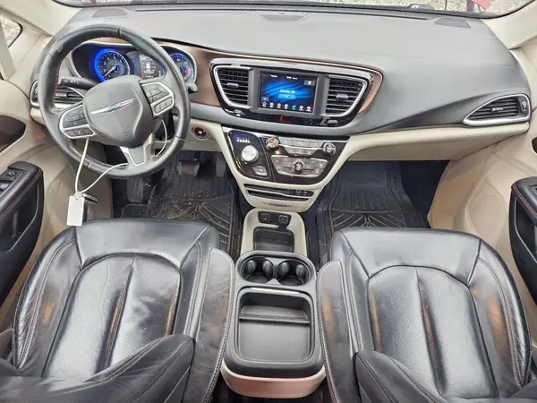 2C4RC1BG5JR217582 2018 CHRYSLER PACIFICA - Image 8