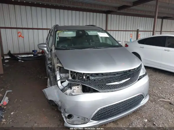 2C4RC1BG5JR217789 2018 CHRYSLER PACIFICA - Image 1