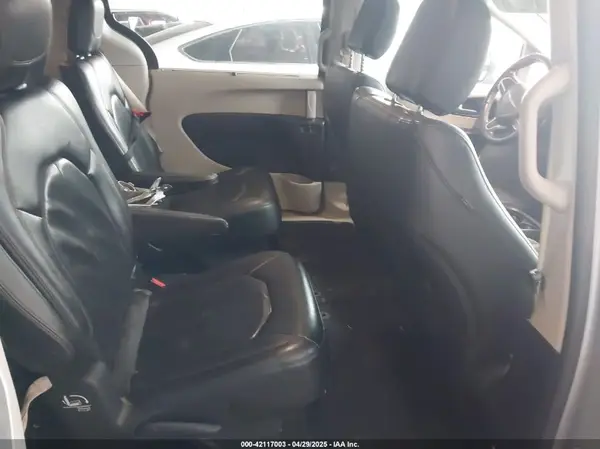 2C4RC1BG5JR217789 2018 CHRYSLER PACIFICA - Image 8