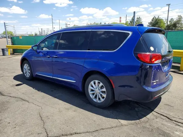 2C4RC1BG5JR227853 2018 CHRYSLER PACIFICA - Image 2