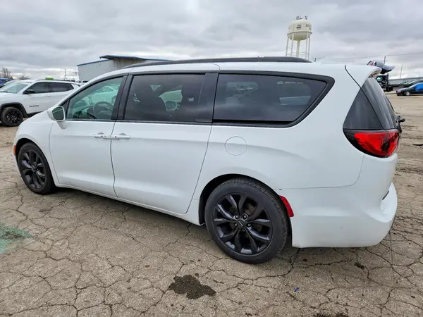 2C4RC1BG5JR227898 2018 CHRYSLER PACIFICA - Image 2