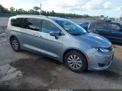 2C4RC1BG5JR233457 2018 CHRYSLER PACIFICA