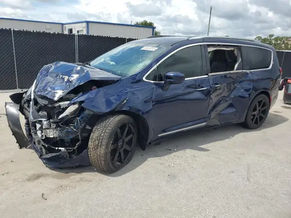 2C4RC1BG5JR233555 2018 CHRYSLER PACIFICA - Image 1