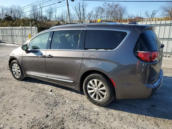 2C4RC1BG5JR234785 2018 CHRYSLER PACIFICA - Image 2
