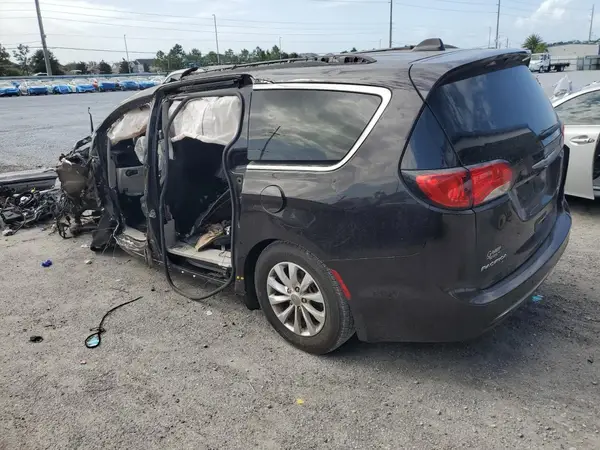 2C4RC1BG5JR236245 2018 CHRYSLER PACIFICA - Image 2